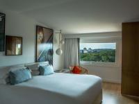 Двухместный люкс Panoramic Terrace and Outdoor Jacuzzi двуспальная кровать