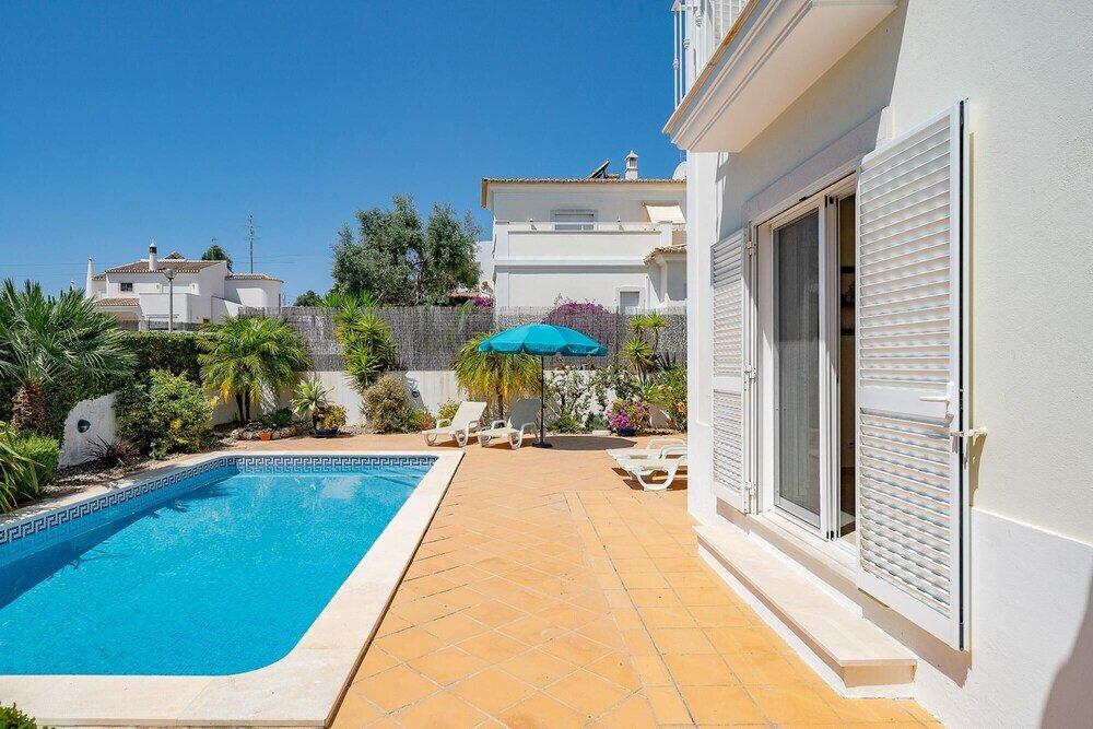 фото Portim o Villa 650m to Vau Beach by Ideal Homes
