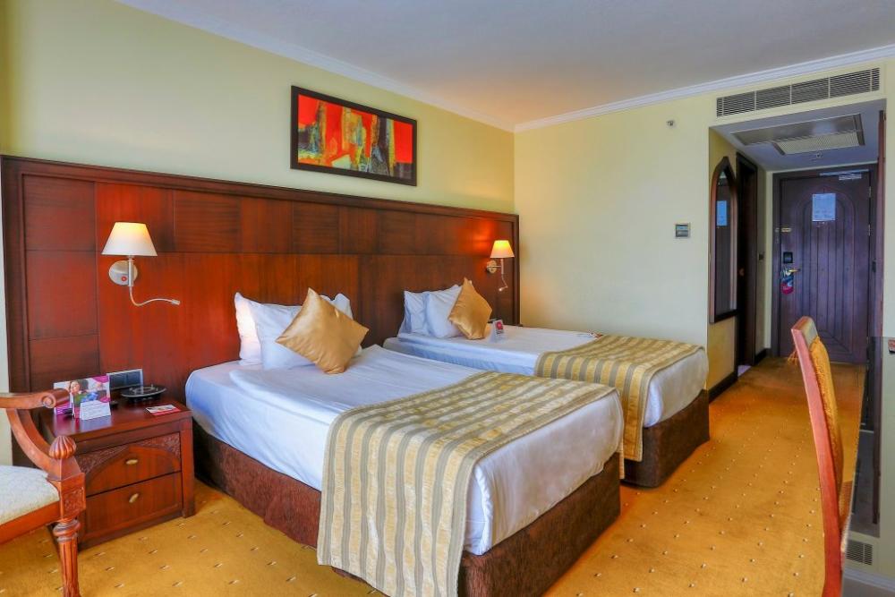 фото Crowne Plaza Hotel Antalya, an IHG Hotel