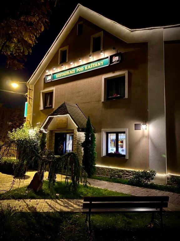 фото Hotel & Restaurant Pod Kaštany