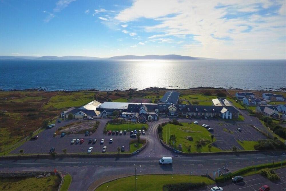 фото Connemara Coast Hotel