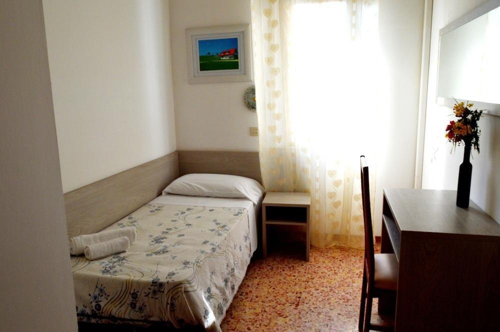 фото Room in Guest room - New Hotel Cirene Double room economy
