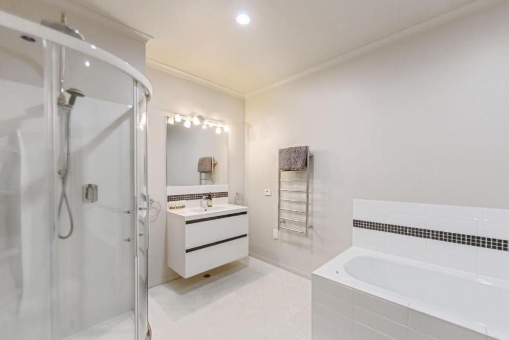 фото Luxury 3Br, 1.5 Bath Penthouse With Fabulous Views