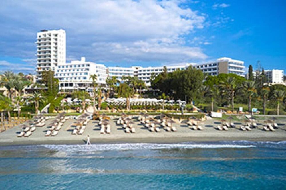 фото Mediterranean Beach Hotel