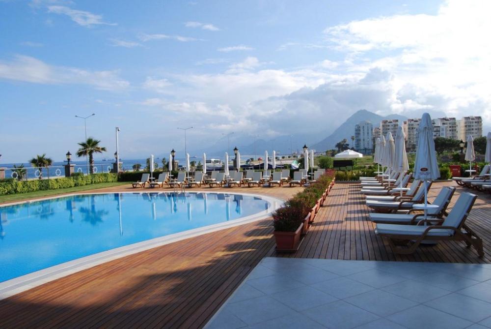 фото Crowne Plaza Hotel Antalya, an IHG Hotel