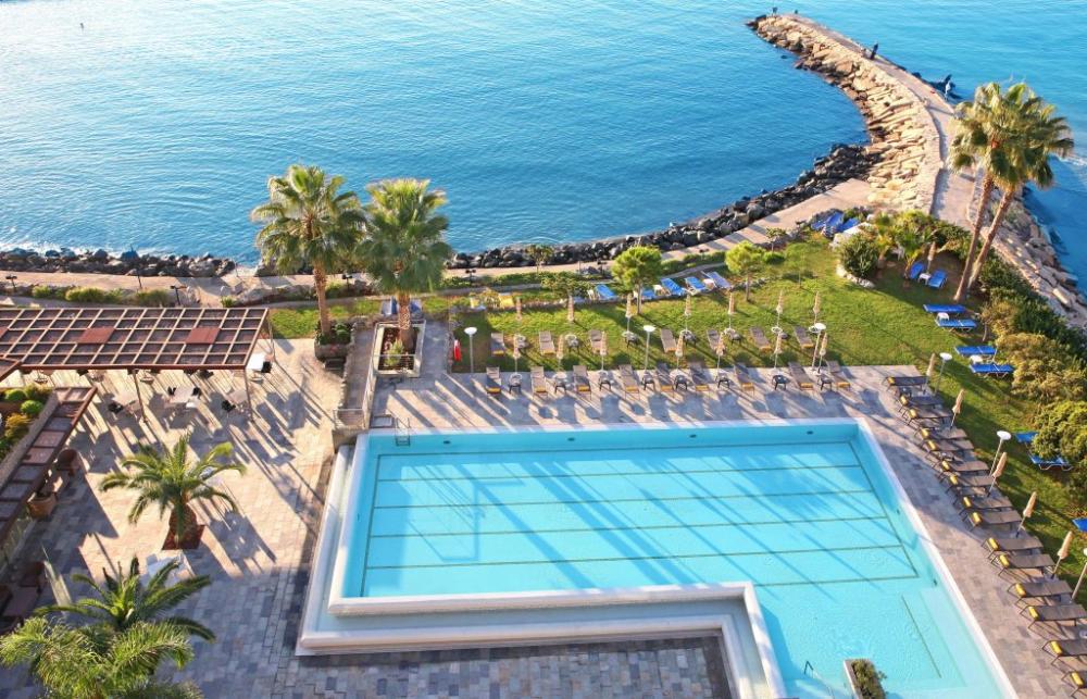 фото Crowne Plaza Limassol, an IHG Hotel