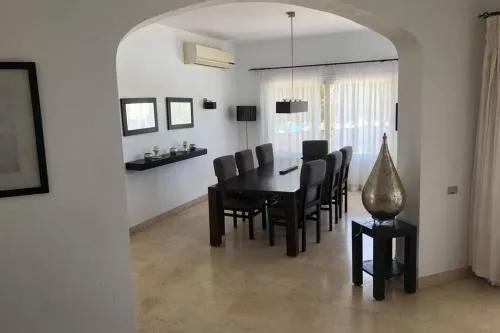 фото Villa with 5 bedrooms & 4 bathrooms - private heated pool