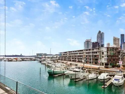 фото Stunning Views Of Viaduct Harbour! Free Parking