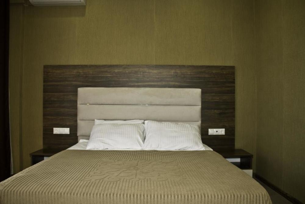 Двухместный номер Comfort с балконом (двуспальная кровать)
