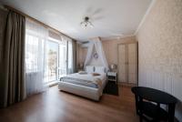 Двухместный полулюкс с балконом двуспальная кровать