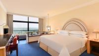 Двухместный номер Resort Sea View Deluxe Club Lounge Access с балконом двуспальная кровать