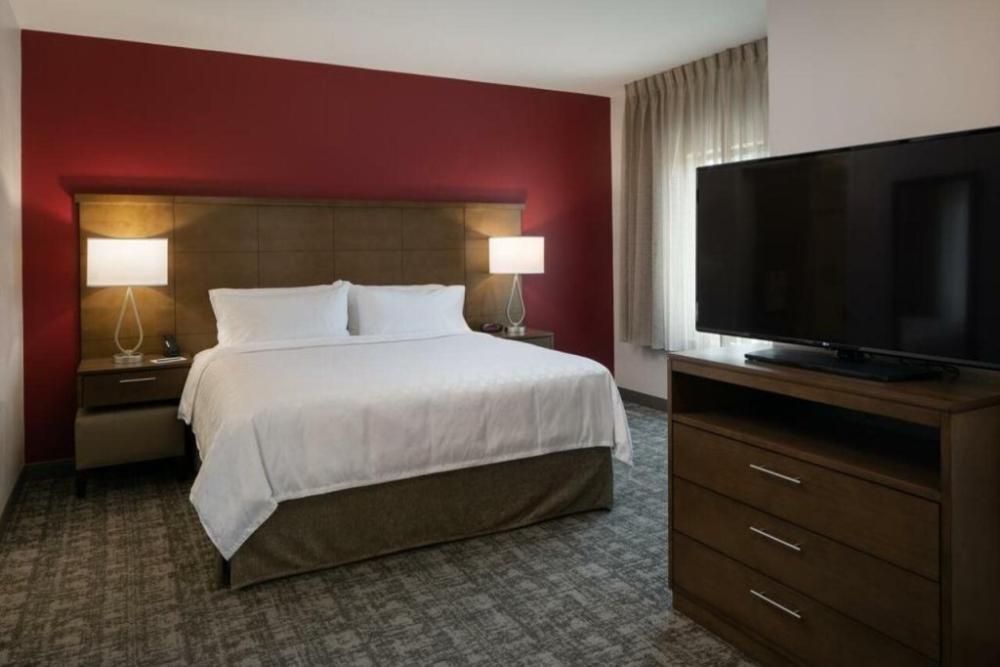 фото Staybridge Suites Phoenix - Biltmore Area, an IHG Hotel