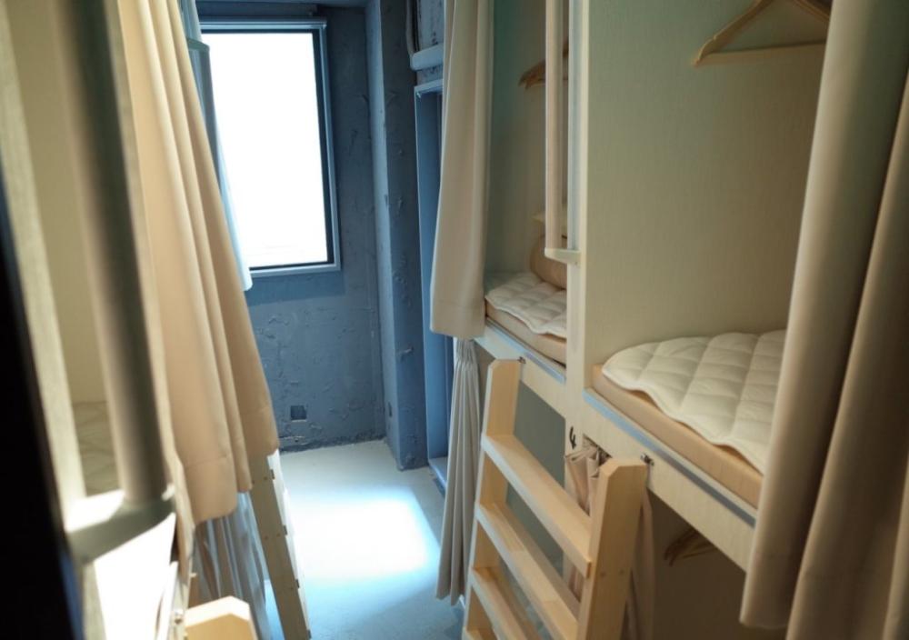 фото Yotsuya Bnbplus Capsule Hotel Mix dormitory