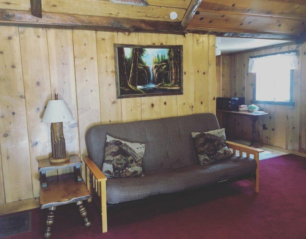 фото Oak Knoll Lodge and Cabins