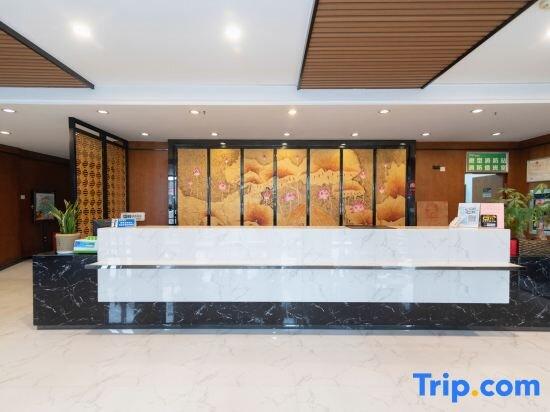 фото 7+1 Business Hotel (Anqing Yanjiang Road)