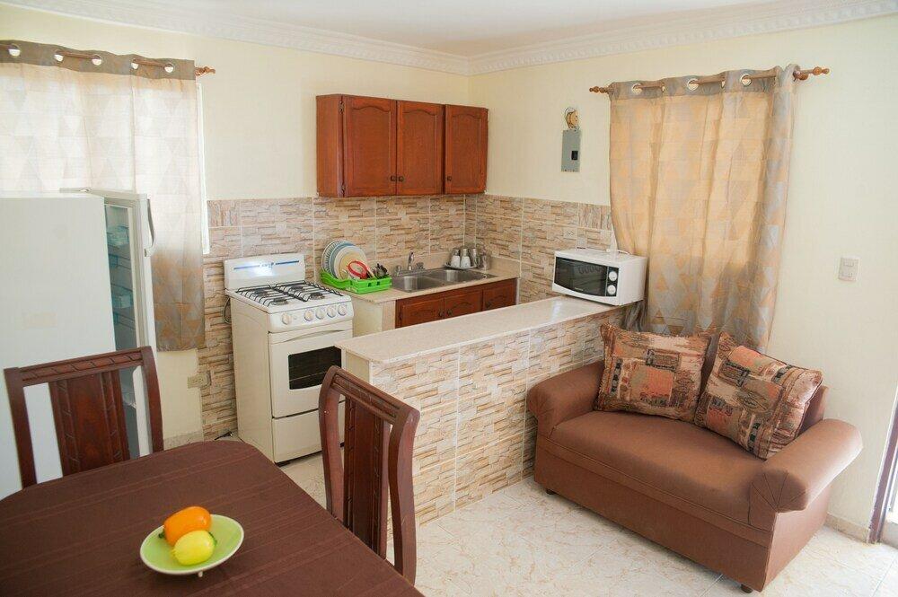 фото 2-bed 1 Bedroom Apartment Balcony Free Wi-fi, Smart TV Parking Close to Airport