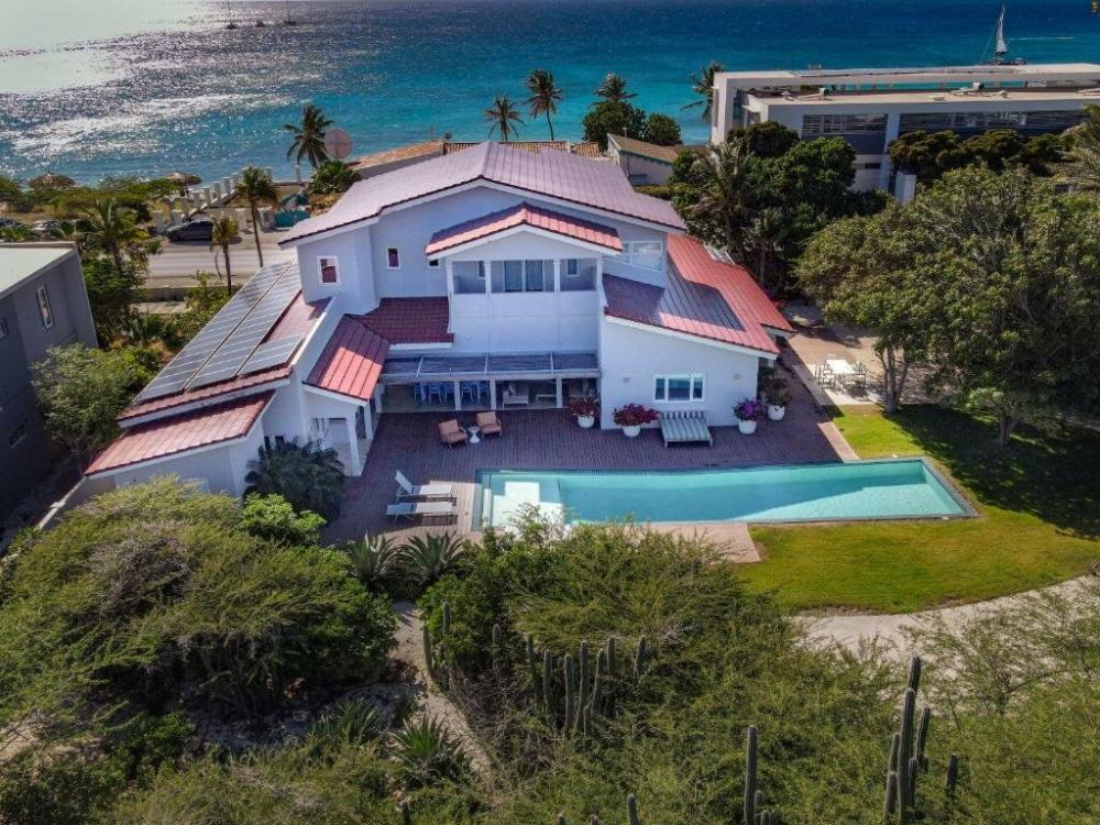 фото Beach Front Luxury Villa! Boca Catalina Malmok!