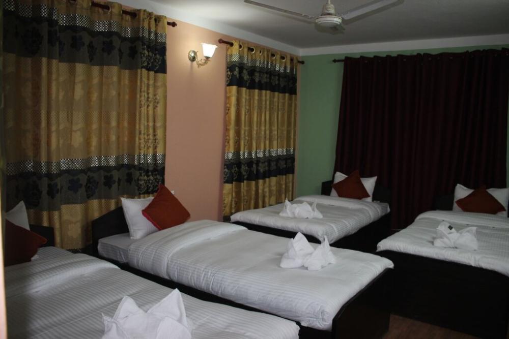 фото Travellers Dorm Bed & Breakfast - Hostel