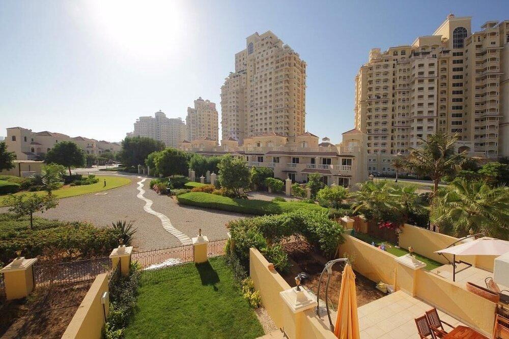 фото Al Hamra Village Holiday Apartments