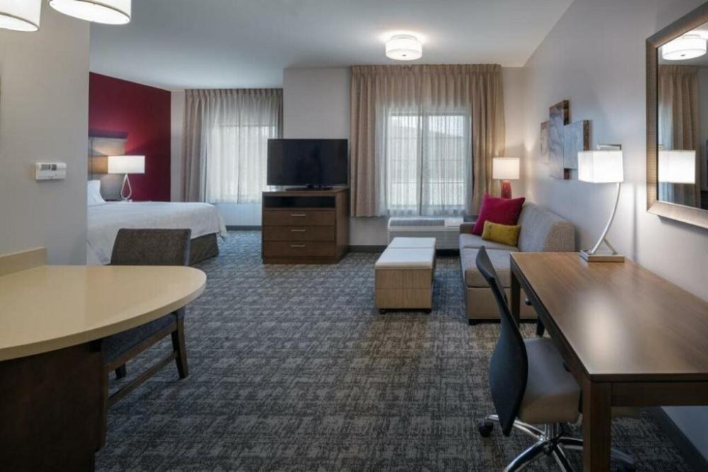 фото Staybridge Suites Phoenix - Biltmore Area, an IHG Hotel