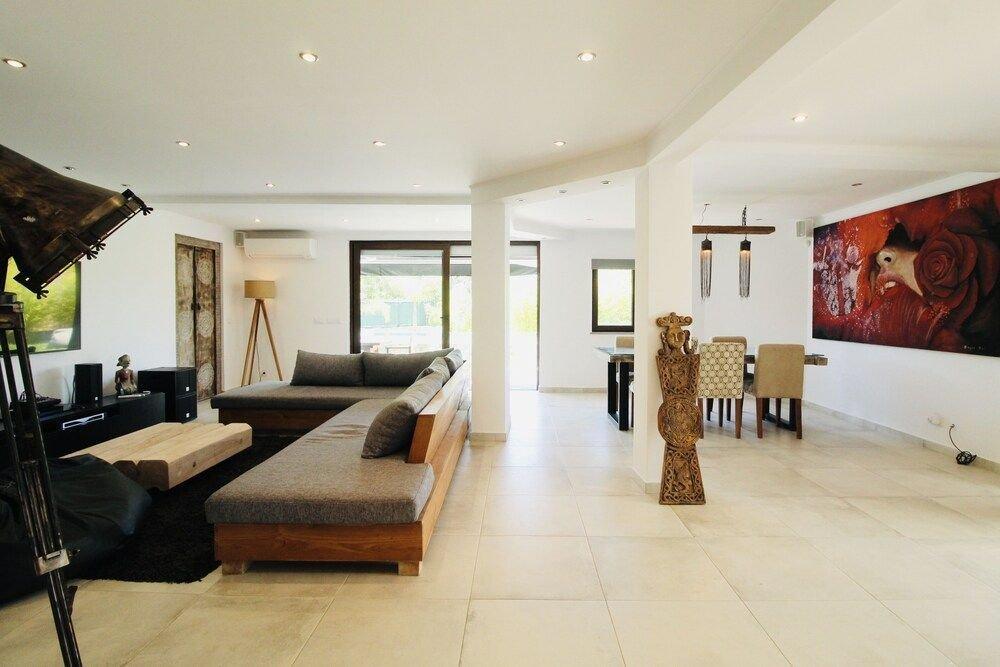 фото Villa Bali - stylish and in a quiet area