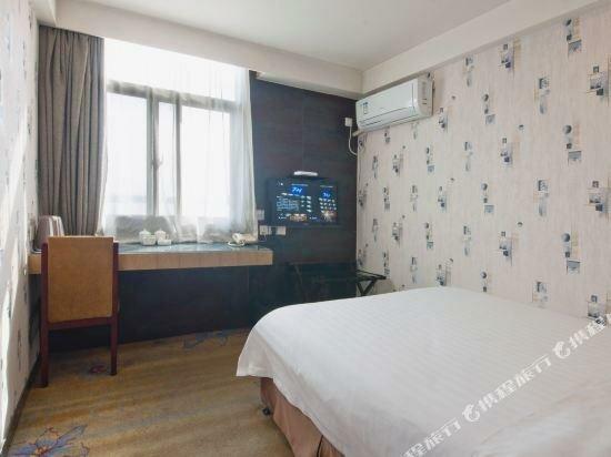 фото 7+1 Business Hotel (Anqing Yanjiang Road)