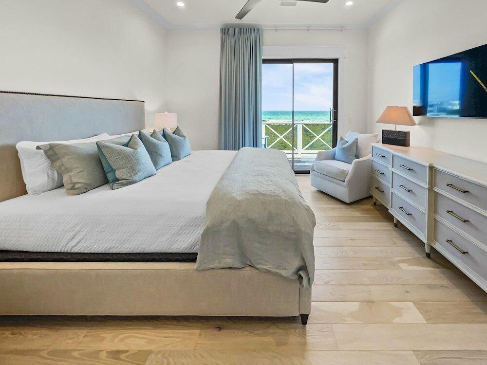 фото Belle La Mer 7 Bedroom Home by Redawning