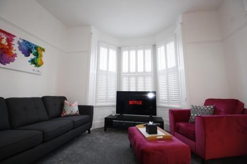 фото Luxurious 4 bed Victorian in the heart of Cardiff