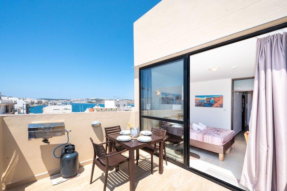 фото Sea Bliss Penthouse with two terraces enjoying side seaviews by Gatewaysmalta