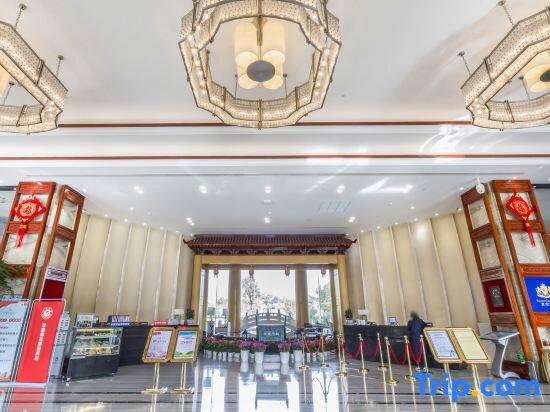 фото Zhongzhou Leading Hotel