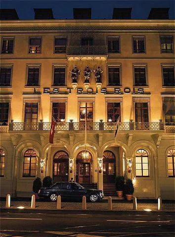 фото Grand Hotel Les Trois Rois