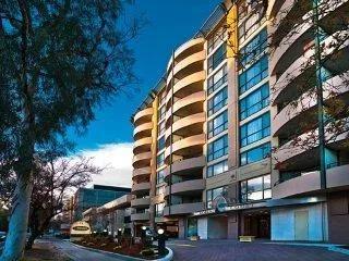 фото Adina Serviced Apartments Canberra James Court