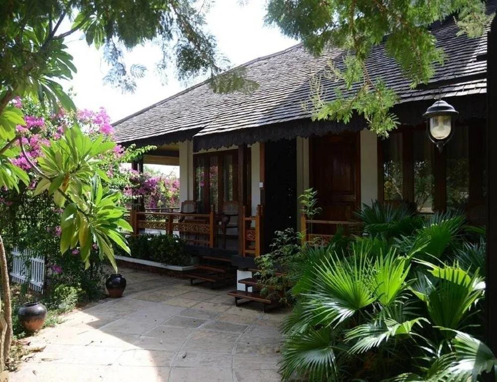 фото Thazin Garden Hotel