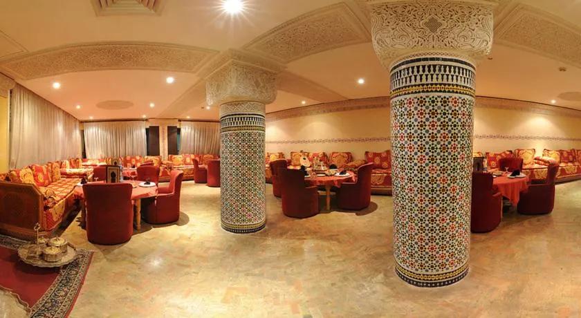 фото Hotel Tghat