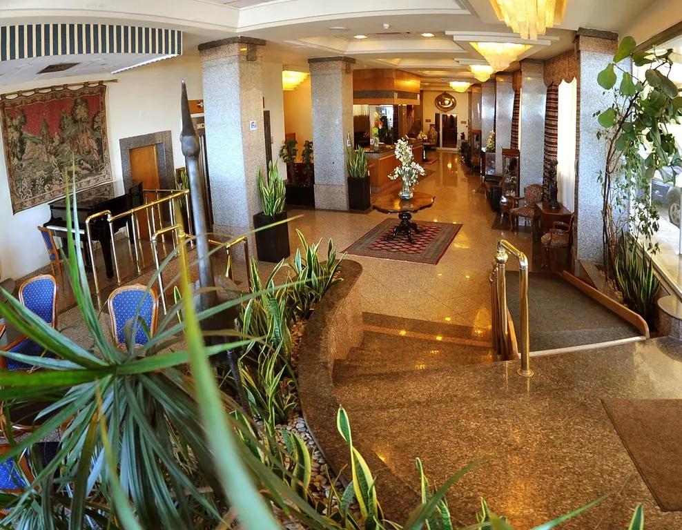 фото Diplomat Hotel