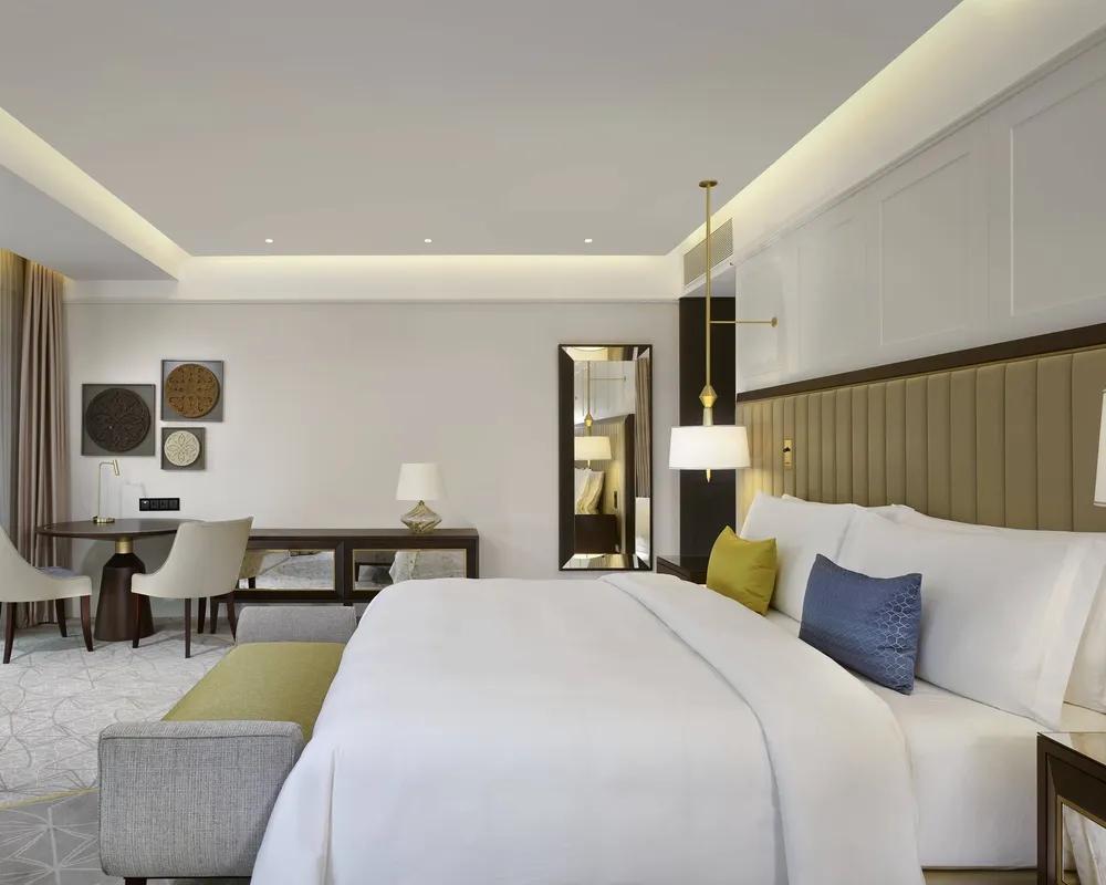 фото The Alexander, a Luxury Collection Hotel