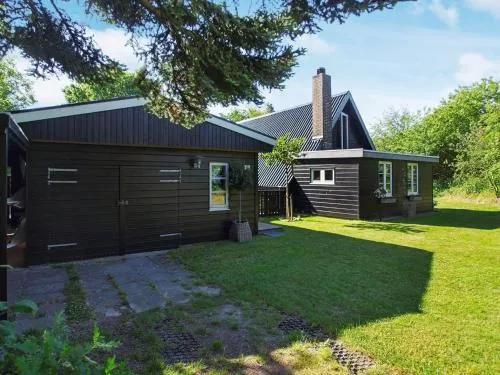 фото Attractive Holiday Home in Hemmet near Sea