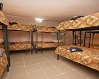 Кровать в общем номере с 5 двухъярусными кроватями (цокольный этаж, удобства на этаже)