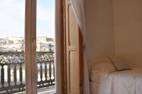 Двухместный номер Standard с балконом и с красивым видом из окна двуспальная кровать