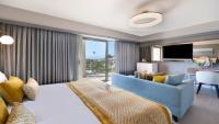 Двухместный люкс Premium с балконом и с видом на море (двуспальная кровать)