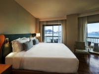 Двухместный люкс Fairmont Gold c 1 комнатой с видом на море двуспальная кровать