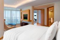 Двухместный клубный люкс Panoramic с балконом и с красивым видом из окна двуспальная кровать