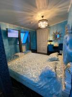 Двухместный номер с 1 кроватью №9 аквамарин (голубая)